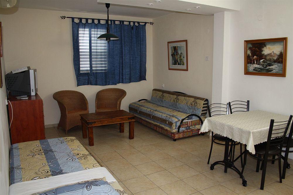Ga'Aton Motel Nahariya Εξωτερικό φωτογραφία
