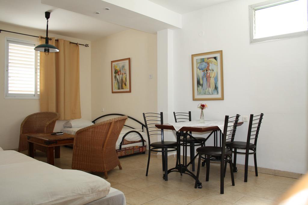 Ga'Aton Motel Nahariya Εξωτερικό φωτογραφία