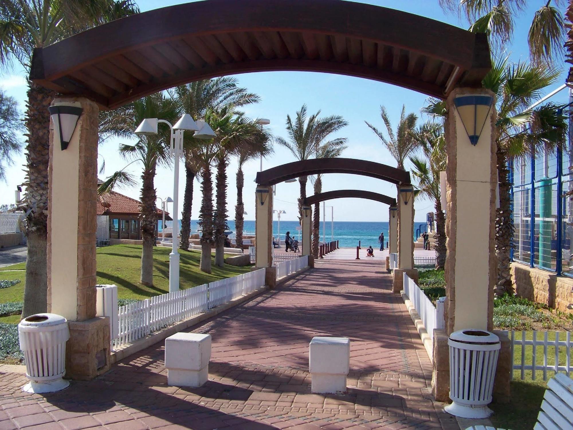 Ga'Aton Motel Nahariya Εξωτερικό φωτογραφία