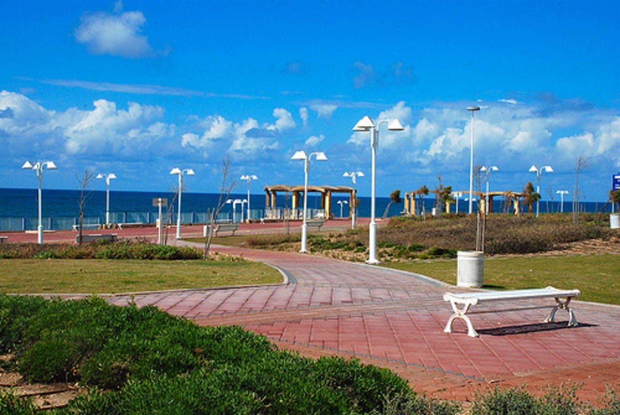 Ga'Aton Motel Nahariya Εξωτερικό φωτογραφία